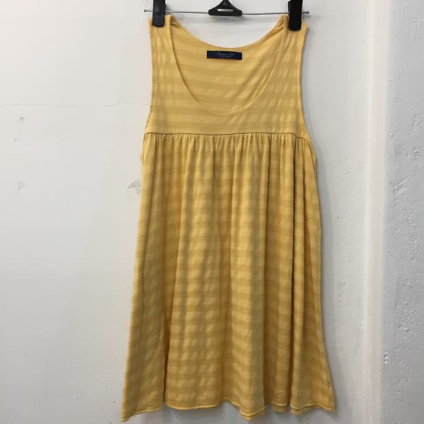 옐로우 스트라이프 셔링 슬리브리스