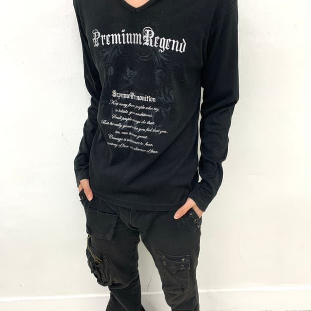 Semantic Design gothic lettering v-neck 