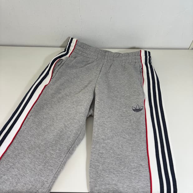 L-XL 아디다스오리지날 그레이 사이드삼선 루즈핏 코튼 조거팬츠