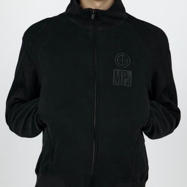 플라스틱 프로덕트 집업