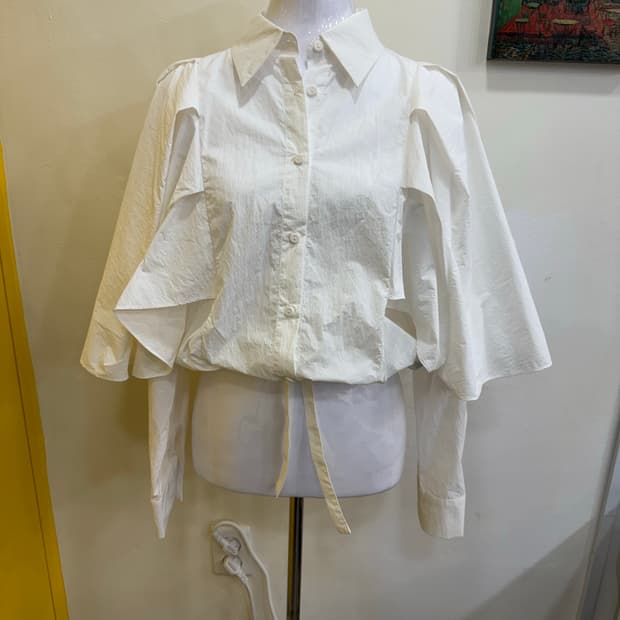 vtg 퍼프소매 크롭 블라우스