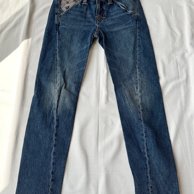 리바이스 엔지니어드진 스컬 디테일 데님팬츠 27