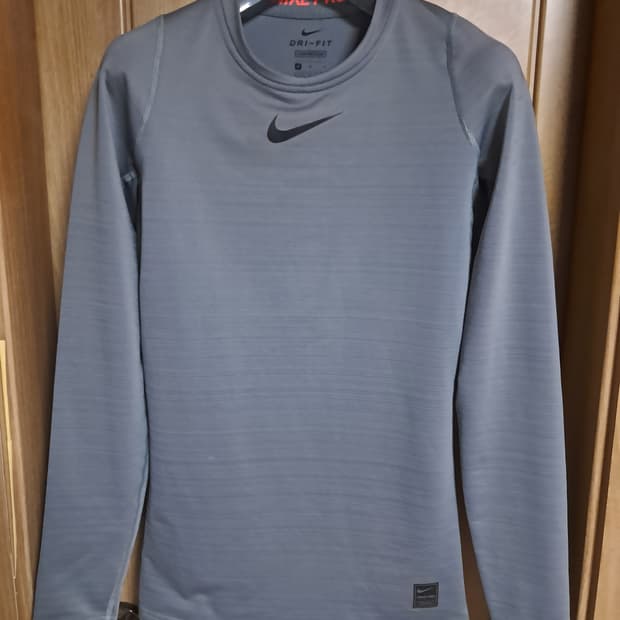 나이키 프로 긴팔티 M