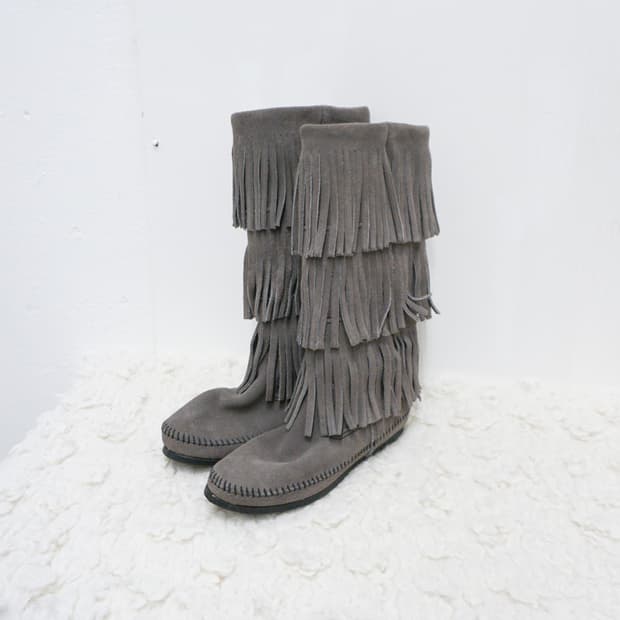MINNETONKA triple-layer fringe boots