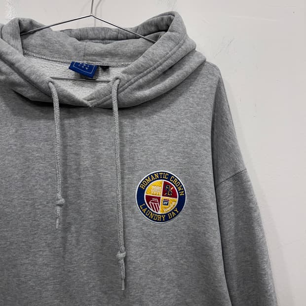 로맨틱크라운 오버핏 와펜로고 후드티