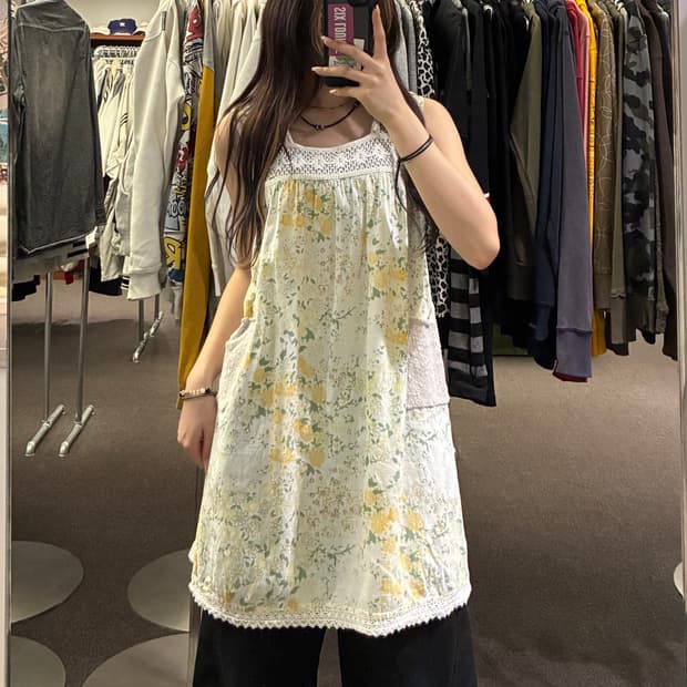 OS)Japanese vintage 여성 꽃 펀칭 디테일 플라워 나시 원