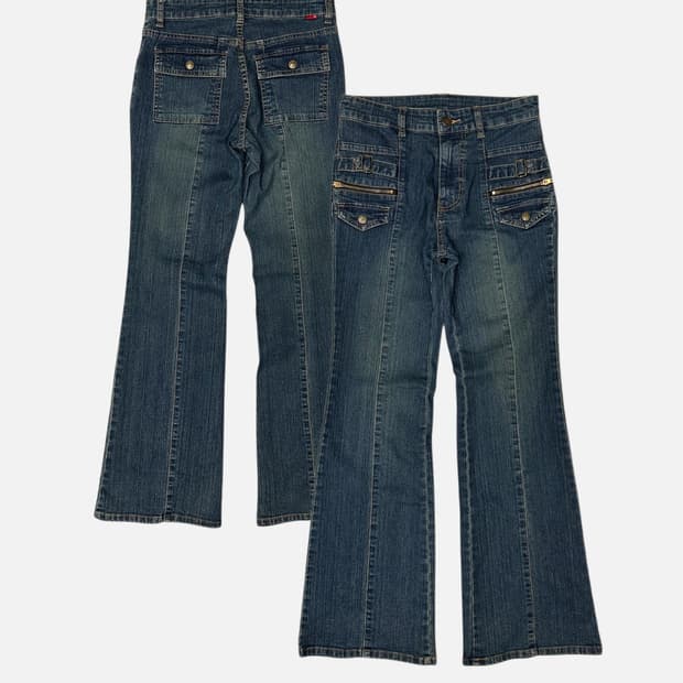 front strap pocket boots-cut jean