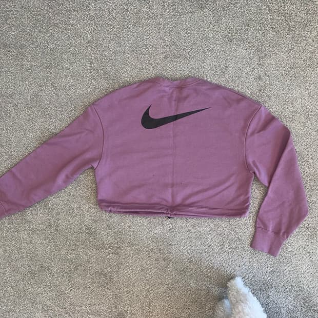 나이키 크롭 맨투맨