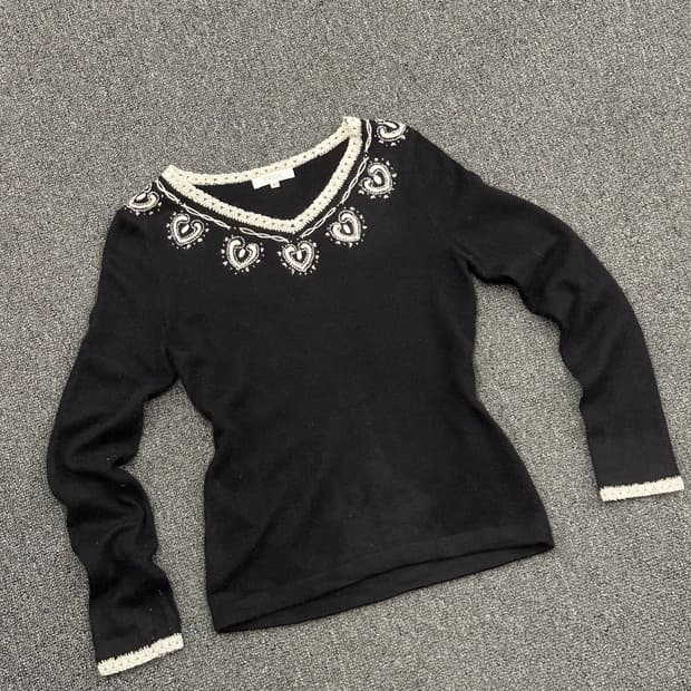 38)Japanese vintage 여성 하트자수 브이넥 니트