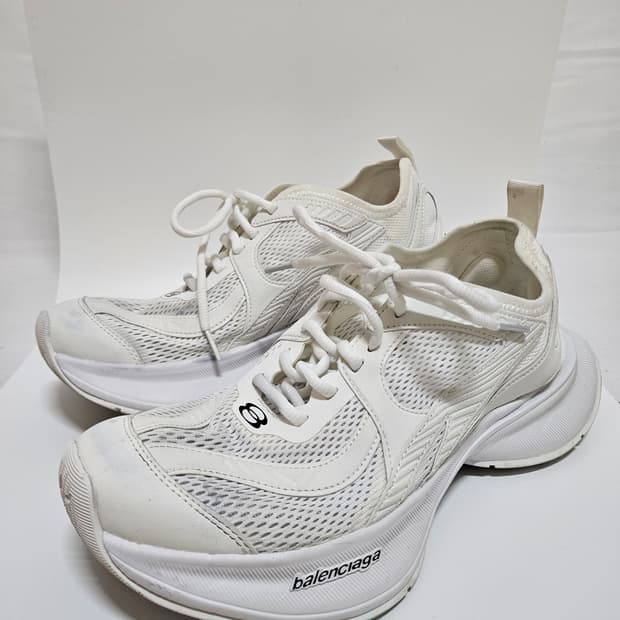 발렌시아가 서킷 화이트 260