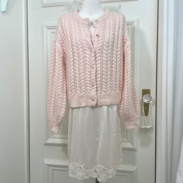 NICE CLAUP lovely coral twist warm cardi