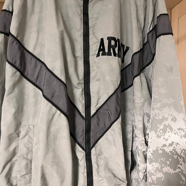 ARMY 바람막이