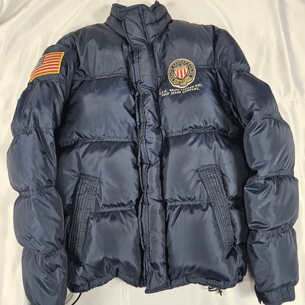 폴로성조기숏패딩