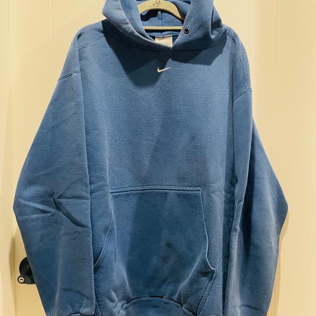 VINTAGE NIKE SWOOSH TRAVIS SCOTT HOODIE