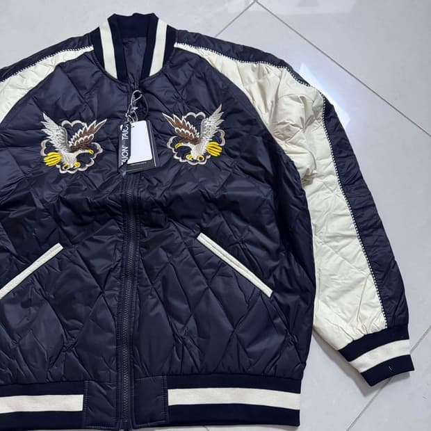 DOWN JACKET EA 리버시블 다운 재킷 이글