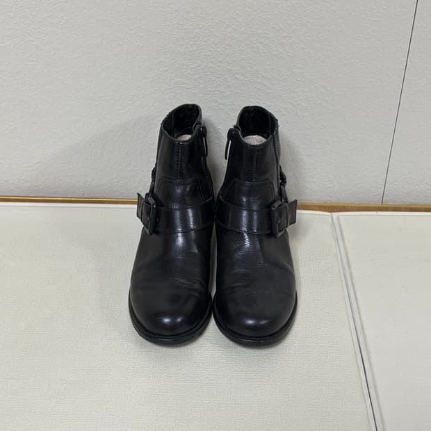 슈콤마보니 앵클부츠 버클부츠