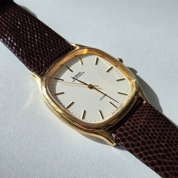 시티즌 FORMA 금장 가죽 손목시계