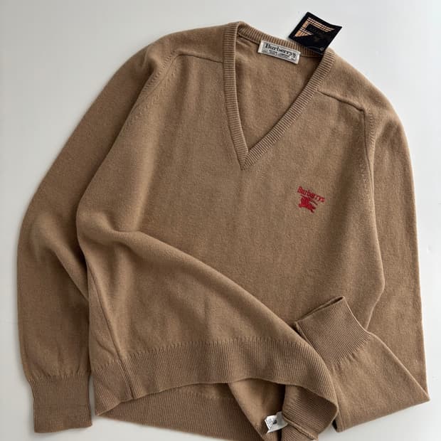 Burberry 버버리 베이지 기마로고 브이넥 니트