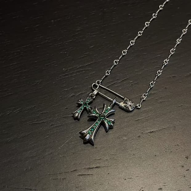 그린 다이아몬드 십자가