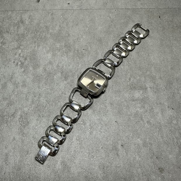 구찌 3P 다이아 메탈 시계 125.5