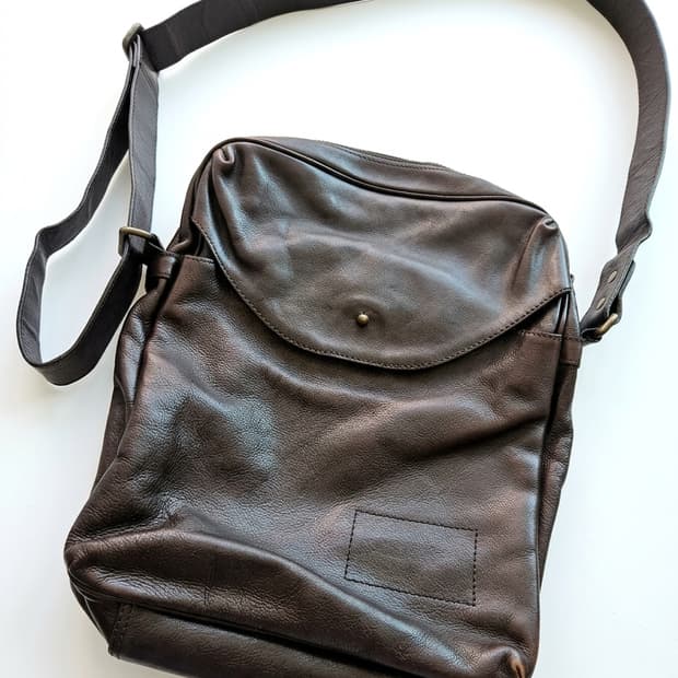 바나나 리퍼블릭 리얼레더 크로스백/cow leather