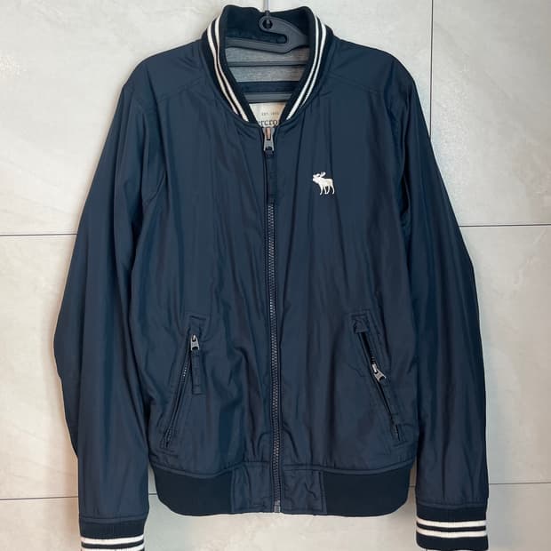 아베크롬비 화이트 순록 네이비 자켓 [S]