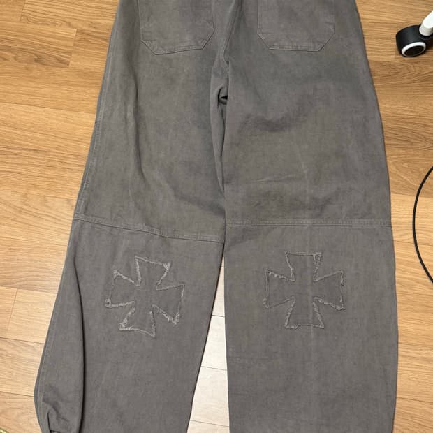 아르반 크로스 아플리케 팬츠 4