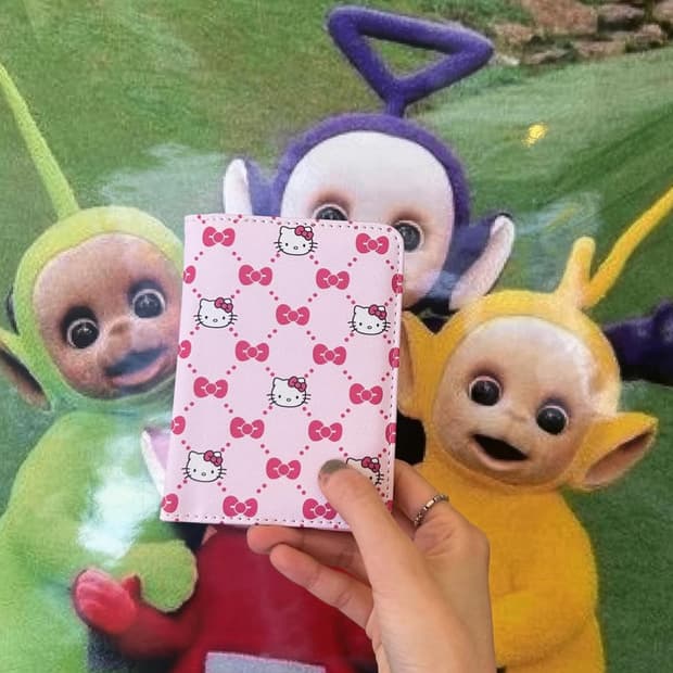키티 여권케이스