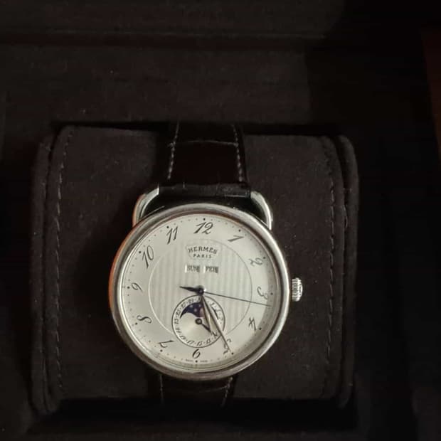 에르메스 아쏘 그랑 룬 43mm 문페이즈 시계 화이드 다이얼