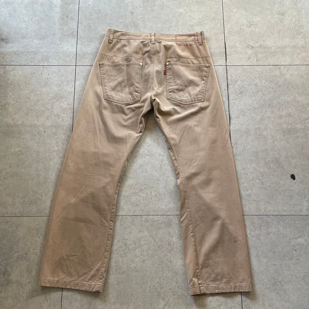 리바이스 엔지니어드 진스 베이지 팬츠
