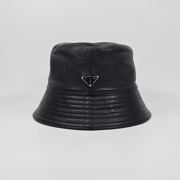 프라다 삼각로고 레더 가죽 버킷햇 ( 59cm )