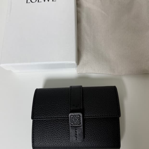 Loewe 스몰 수직 지갑 블랙