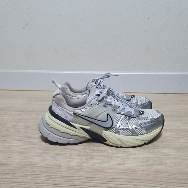 나이키 v2k 런 운동화 240