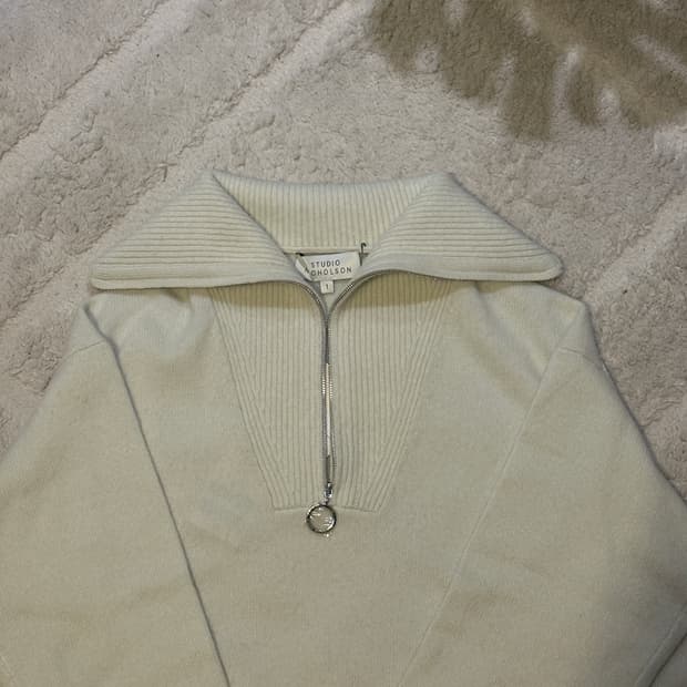 [새상품] 스튜디오니콜슨 반집업 니트 | 엑스트라파인램스울