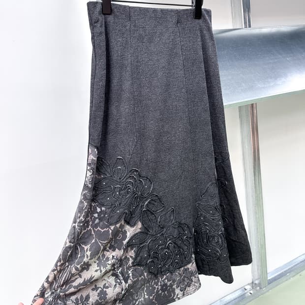 gray flower applique skirt