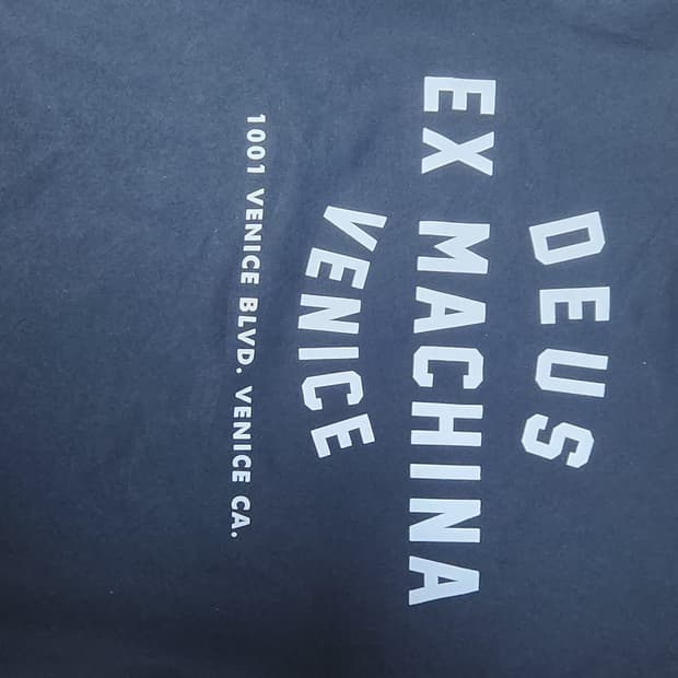 데우스 롱슬리브