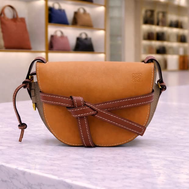 [S급] 로에베 게이트 탑핸들 백 판매합니다!!!