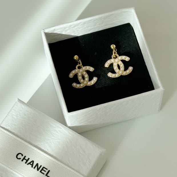 샤넬 진주로고 드롭 업사이클링 귀걸이