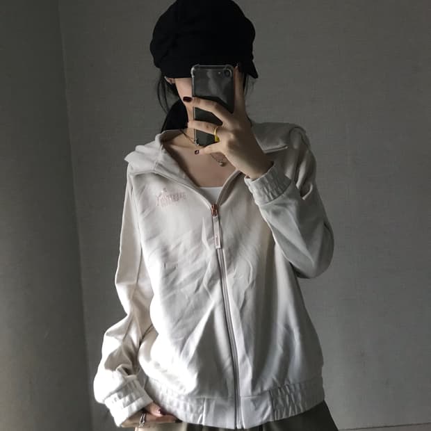 퓨마 아이보리 큐빅 후드집업