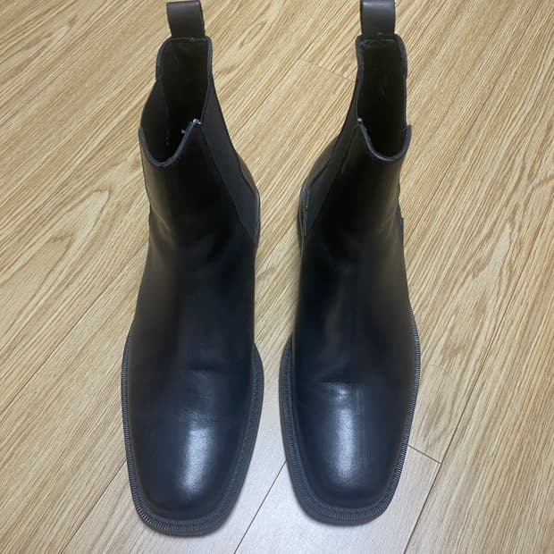 무신사스탠다드 스퀘어토 첼시부츠 260