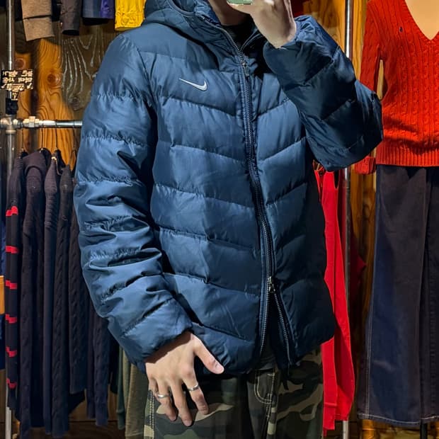 L 나이키 스우시 다크네이비 스몰 패디드 패딩