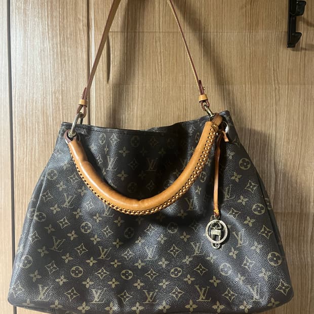 루이비통 Artsy 가방