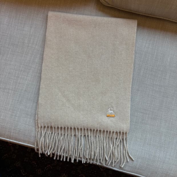 고비 산양자수 금장 캐시미어 머플러 오트밀