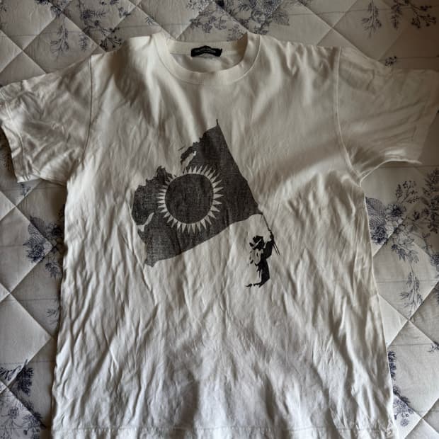 언더커버 GIZ 깃발 티셔츠