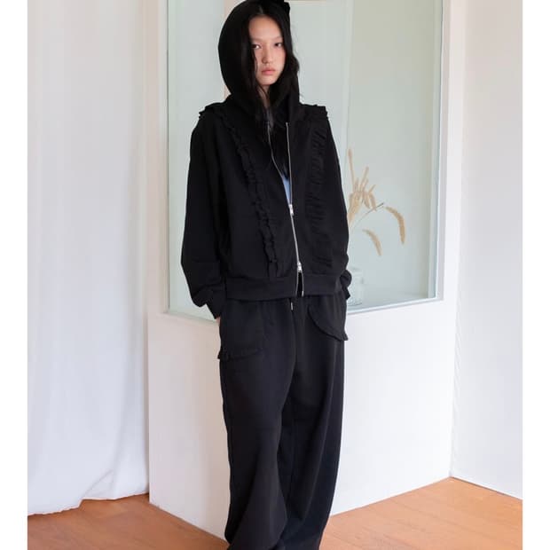 YAHN SISI 얀시시 프릴 후드 집업 세트 블랙