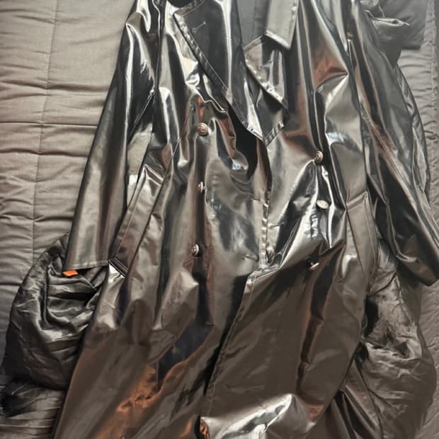 마르지엘라 트렌치코트