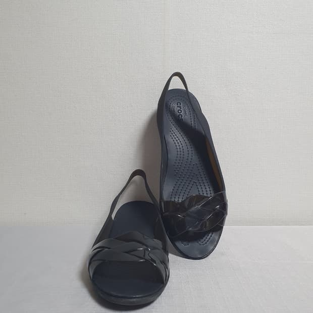 240mm 크록스 슬링백 이사벨라 미니웨지 샌들 블랙 W7