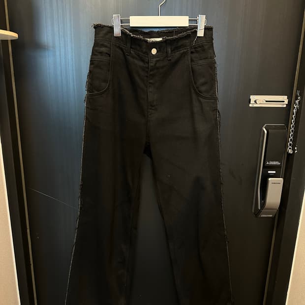 타일레 블랙 로우엣지 데님 팬츠