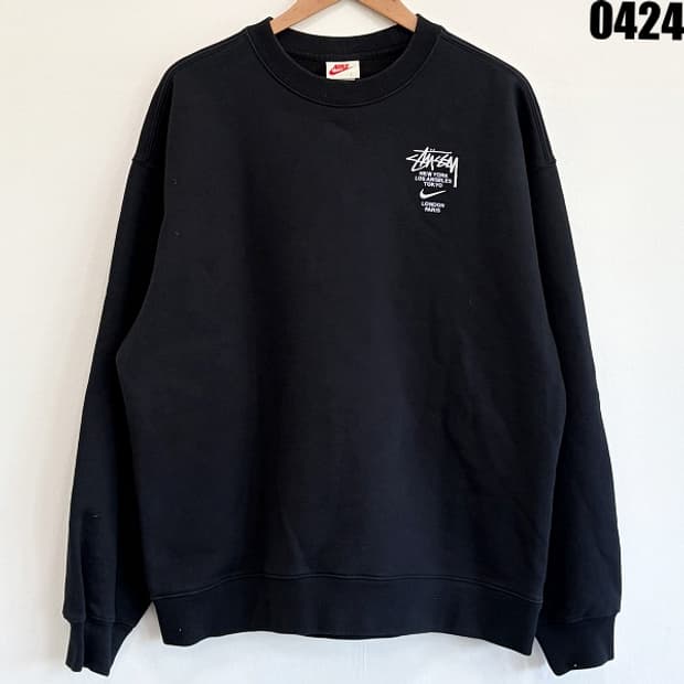 나이키 스투시 협업 라인의 크루넥 맨투맨 L 0424