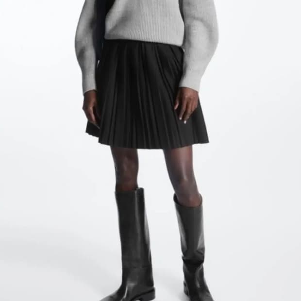 Cos 플리티드 울 블렌드 미니 스커트 블랙 34